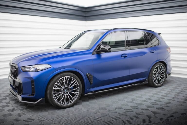 BMW X5 azul con piezas exteriores Maxton Design del catálogo de Taller Flash